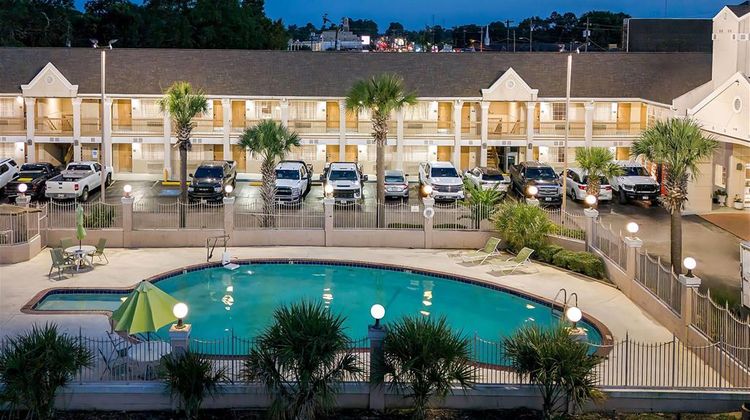 Days Inn Nacogdoches Pool