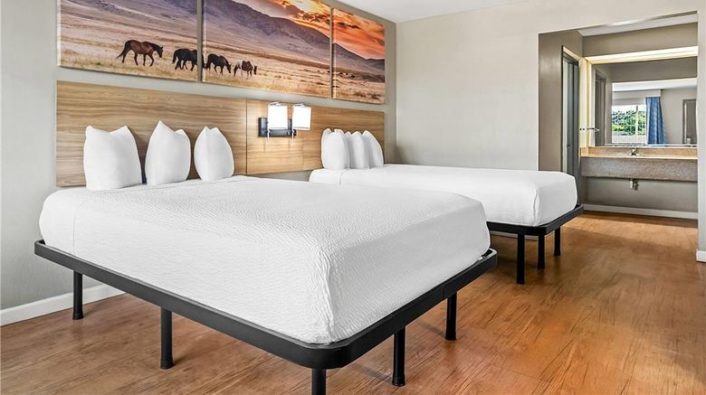 <b>Days Inn Nacogdoches Room</b>. Images powered by <a href="https://iceportal.shijigroup.com/" title="IcePortal" target="_blank">IcePortal</a>.