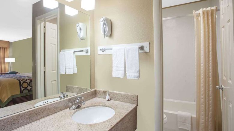 <b>Super 8 Nashville West Room</b>. Images powered by <a href="https://iceportal.shijigroup.com/" title="IcePortal" target="_blank">IcePortal</a>.