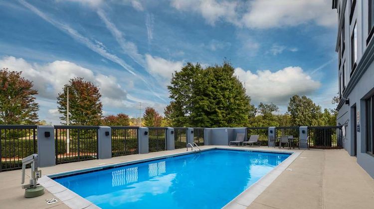 Wingate by Wyndham Concord Pool