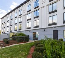 Wingate by Wyndham Concord Exterior