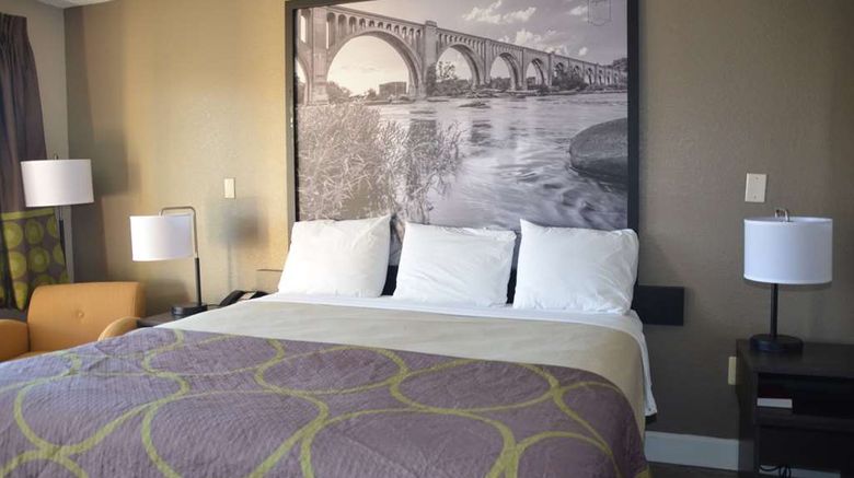 <b>Super 8 Fredericksburg Room</b>. Images powered by <a href="https://iceportal.shijigroup.com/" title="IcePortal" target="_blank">IcePortal</a>.