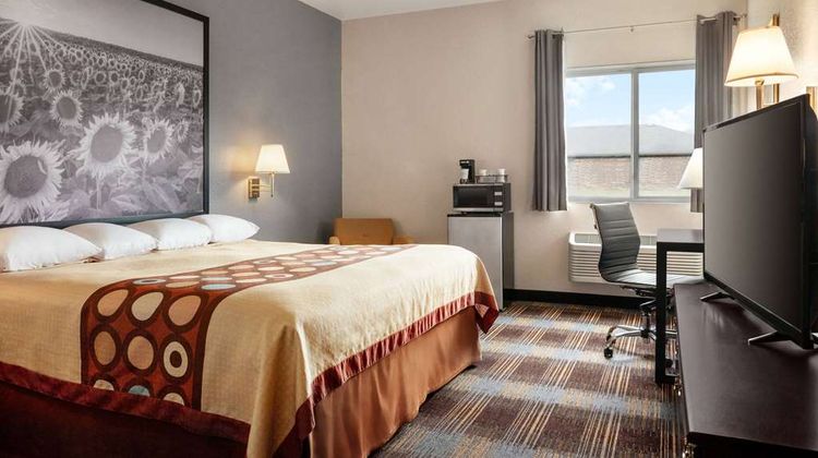 Super 8 Holton Room