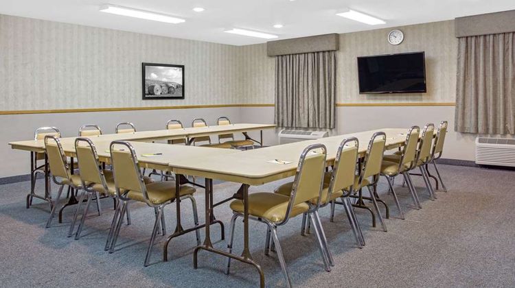 Super 8 Portage La Prairie Meeting