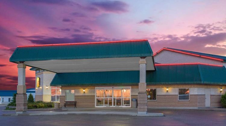 Super 8 Portage La Prairie Exterior