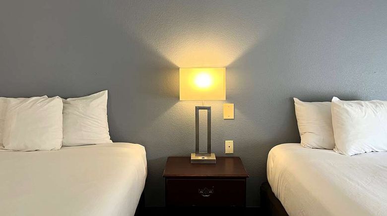 <b>Wingate by Wyndham Indianapolis Airport Room</b>. Images powered by <a href="https://iceportal.shijigroup.com/" title="IcePortal" target="_blank">IcePortal</a>.