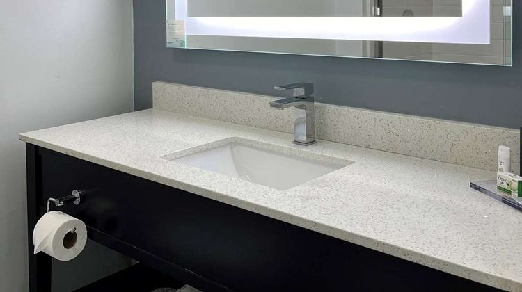 Wingate by Wyndham Indianapolis Airport Room