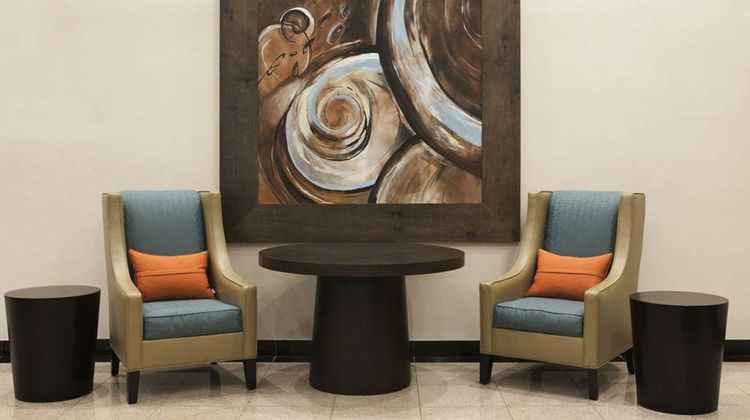 Wingate Schaumburg / Convention Center Lobby