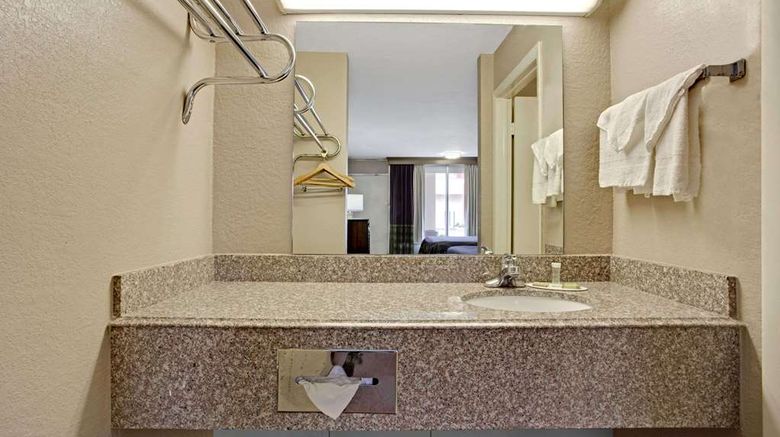 <b>Super 8 Oklahoma/Frontier City Room</b>. Images powered by <a href="https://iceportal.shijigroup.com/" title="IcePortal" target="_blank">IcePortal</a>.
