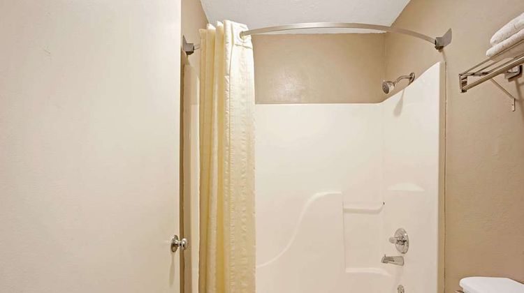 Super 8 Oklahoma/Frontier City Room