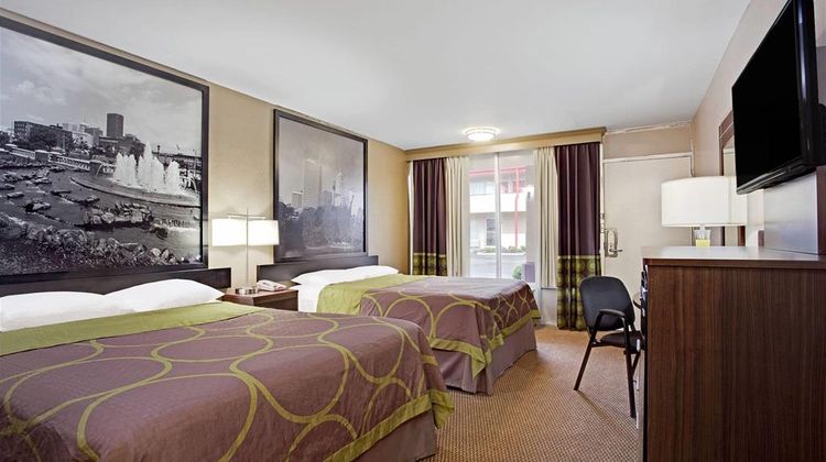 Super 8 Oklahoma/Frontier City Room