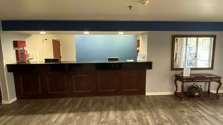 Baymont by Wyndham Swanton Lobby