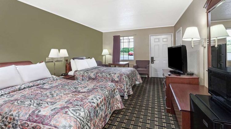 Days Inn Lenoir City Room