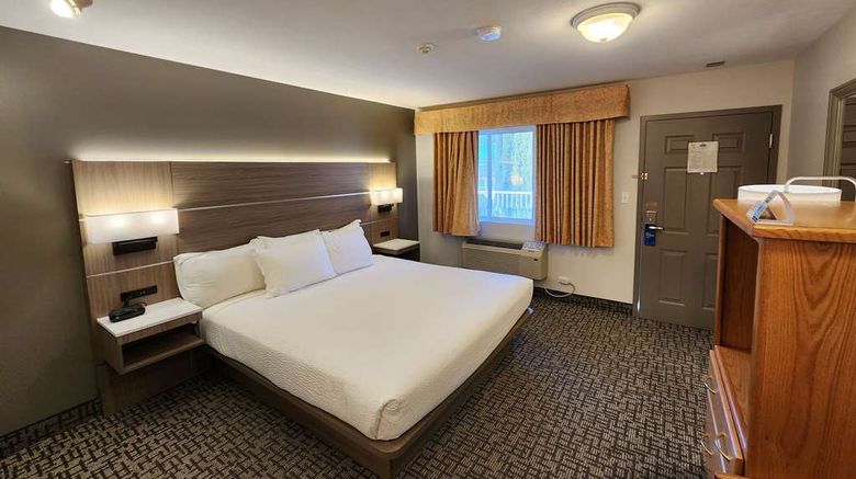 <b>Days Inn & Conference Centre Room</b>. Images powered by <a href="https://iceportal.shijigroup.com/" title="IcePortal" target="_blank">IcePortal</a>.