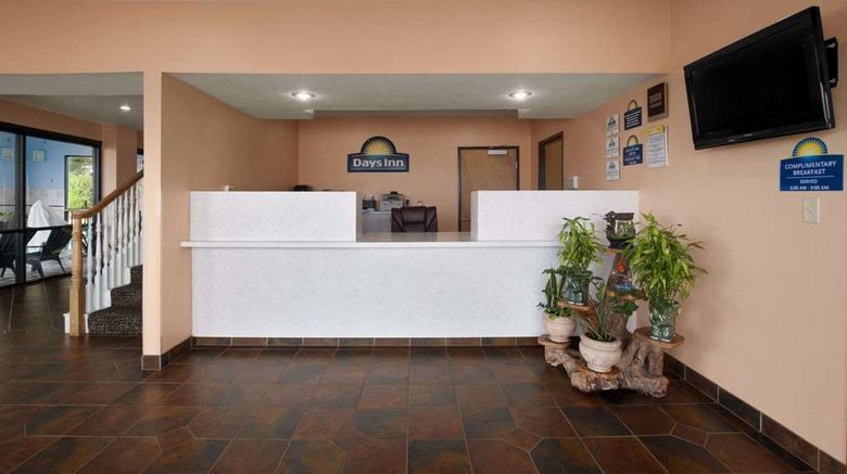<b>Days Inn Childress Lobby</b>. Images powered by <a href="https://iceportal.shijigroup.com/" title="IcePortal" target="_blank">IcePortal</a>.