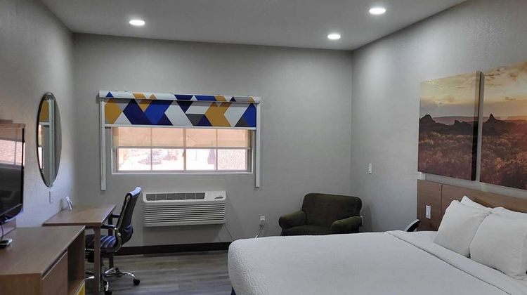 Days Inn Childress Room