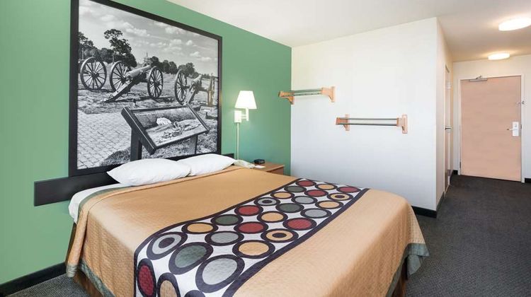 Super 8 Hagerstown/Halfway Area Room