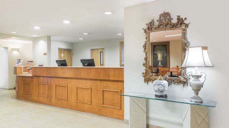 Super 8 Hagerstown/Halfway Area Lobby