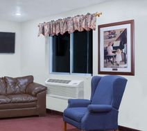 Super 8 Blackfoot Lobby