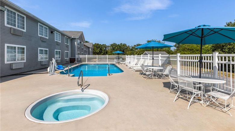 <b>Days Inn Mountain Home Pool</b>. Images powered by <a href="https://iceportal.shijigroup.com/" title="IcePortal" target="_blank">IcePortal</a>.