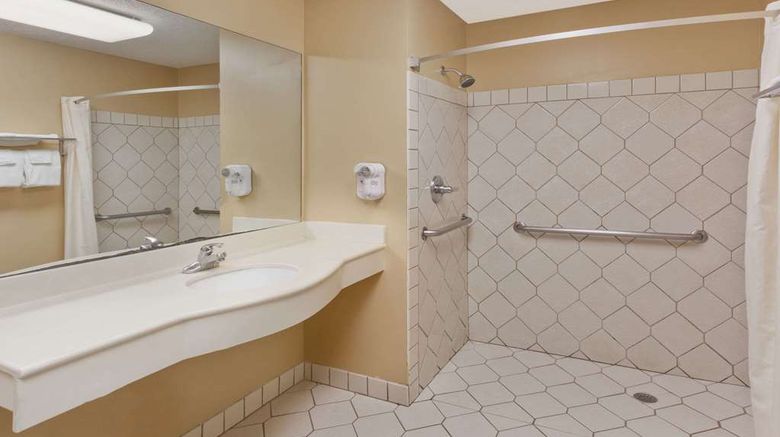 <b>Super 8 Ft. Oglethorpe GA/Chatt TN Area Room</b>. Images powered by <a href="https://iceportal.shijigroup.com/" title="IcePortal" target="_blank">IcePortal</a>.