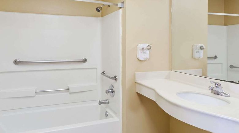 <b>Super 8 Ft. Oglethorpe GA/Chatt TN Area Room</b>. Images powered by <a href="https://iceportal.shijigroup.com/" title="IcePortal" target="_blank">IcePortal</a>.