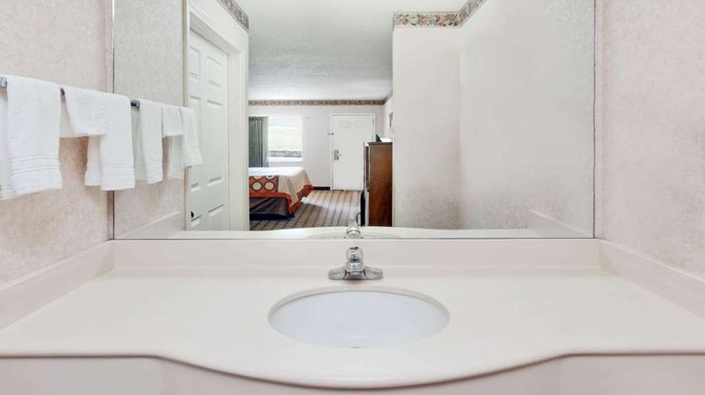 <b>Super 8 Ft. Oglethorpe GA/Chatt TN Area Room</b>. Images powered by <a href="https://iceportal.shijigroup.com/" title="IcePortal" target="_blank">IcePortal</a>.