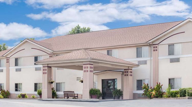 Super 8 Central City Exterior