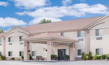 Super 8 Central City