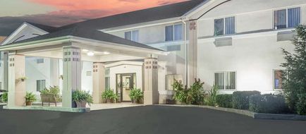 Super 8 Central City Exterior