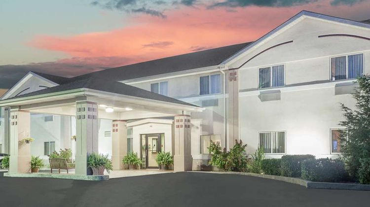 Super 8 Central City Exterior