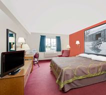 Super 8 Mound City Room