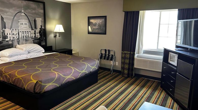 <b>Super 8 Mound City Room</b>. Images powered by <a href="https://iceportal.shijigroup.com/" title="IcePortal" target="_blank">IcePortal</a>.