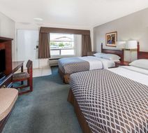 Super 8 High River AB Room
