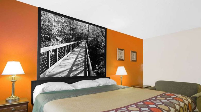 <b>Super 8 Talladega Room</b>. Images powered by <a href="https://iceportal.shijigroup.com/" title="IcePortal" target="_blank">IcePortal</a>.