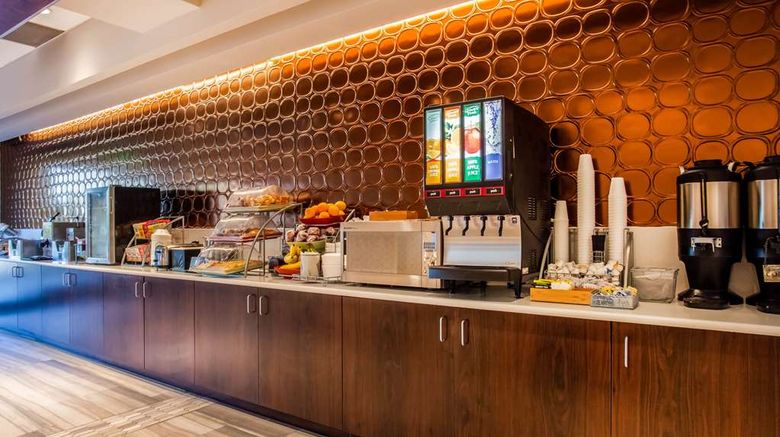 <b>Wingate by Wyndham Orlando Intl Airport Restaurant</b>. Images powered by <a href="https://iceportal.shijigroup.com/" title="IcePortal" target="_blank">IcePortal</a>.