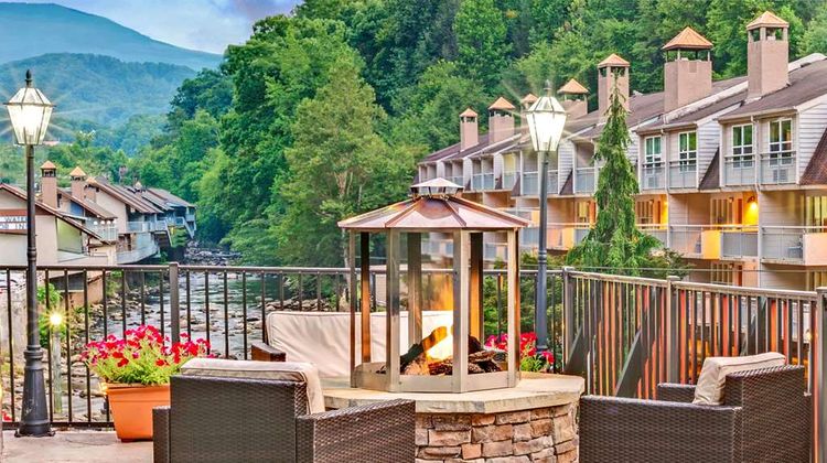 Baymont Inn & Suites on the River Exterior