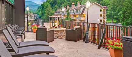 Baymont Inn & Suites on the River Exterior