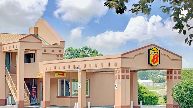 <b>Super 8 Milford/New Haven Exterior</b>. Images powered by <a href="https://iceportal.shijigroup.com/" title="IcePortal" target="_blank">IcePortal</a>.