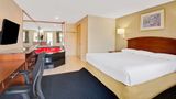 Super 8 Milford/New Haven Suite