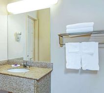 Knights Inn South Hackensack NJ/NYC Area Room