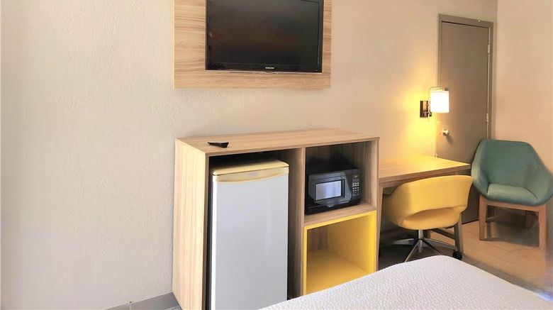 <b>Days Inn McAllen Room</b>. Images powered by <a href="https://iceportal.shijigroup.com/" title="IcePortal" target="_blank">IcePortal</a>.