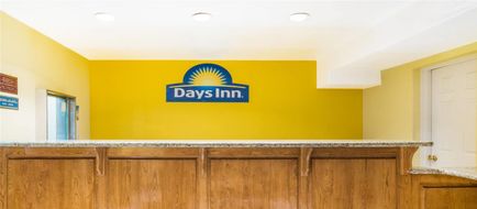 Days Inn McAllen Lobby