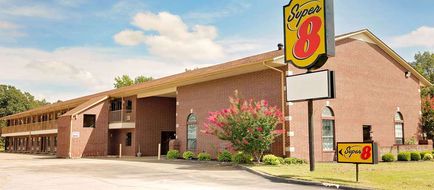 Super 8 Hazen Exterior