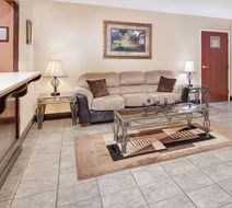 Howard Johnson Scott Lafayette Lobby