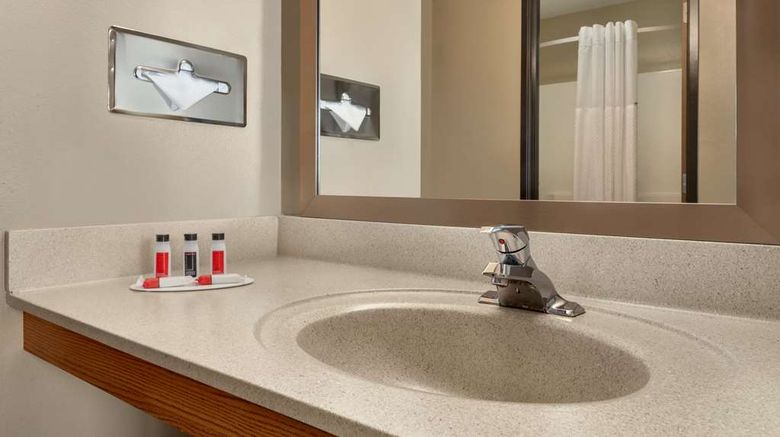 <b>Super 8 Sioux Falls Room</b>. Images powered by <a href="https://iceportal.shijigroup.com/" title="IcePortal" target="_blank">IcePortal</a>.