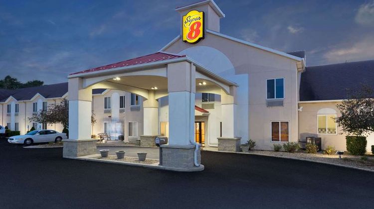 Super 8 Cloverdale Exterior