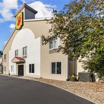 Super 8 Cloverdale
