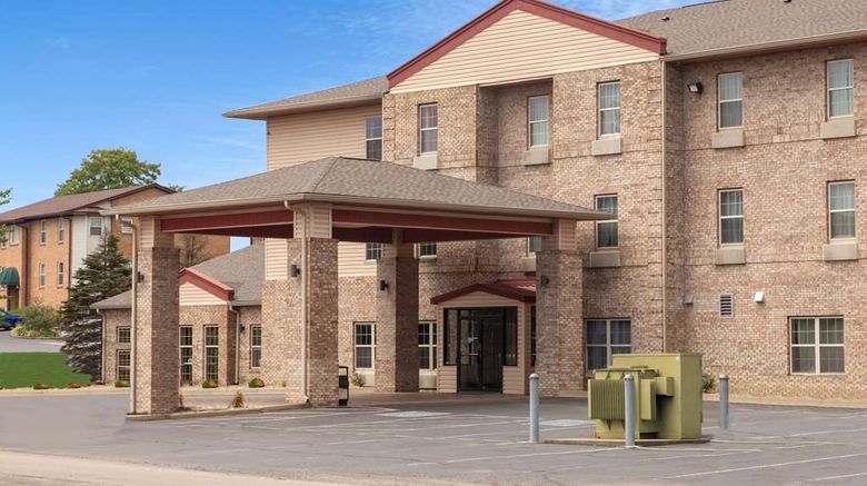 <b>Ramada Sellersburg/Louisville North Exterior</b>. Images powered by <a href="https://iceportal.shijigroup.com/" title="IcePortal" target="_blank">IcePortal</a>.