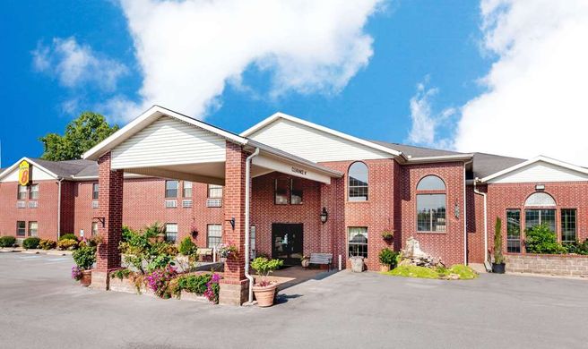 Super 8 Pine Bluff Exterior